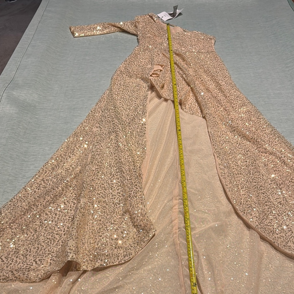 Elegant Gold Sequin Evening Gown - Picture 12 of 16